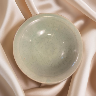 高麗青磁唐草文皿 | 高麗青瓷唐草紋皿 | Goryeo Celadon Dish with Arabesque Design