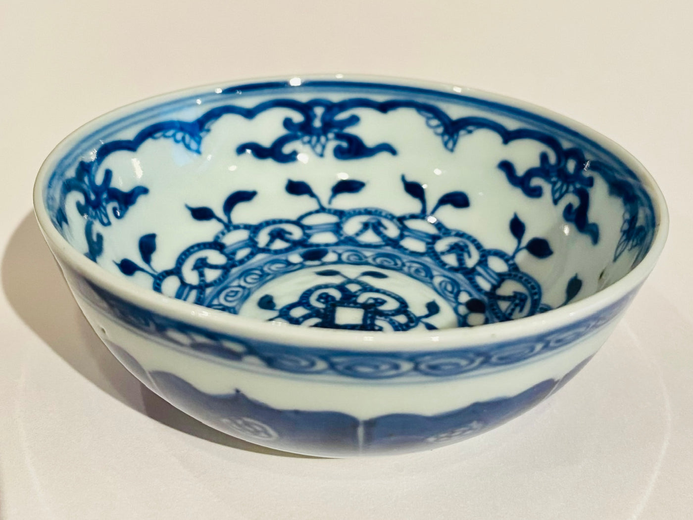 大明崇禎 染付宝相華文盃 | 大明崇禎 青花寶相花紋杯 | Blue-and-White Porcelain Cup with Baoxianghua Design