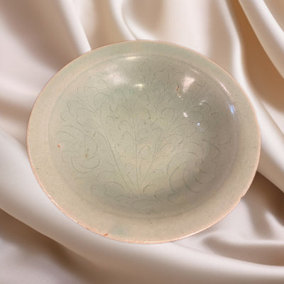 高麗青磁唐草文皿 | 高麗青瓷唐草紋皿 | Goryeo Celadon Dish with Arabesque Design