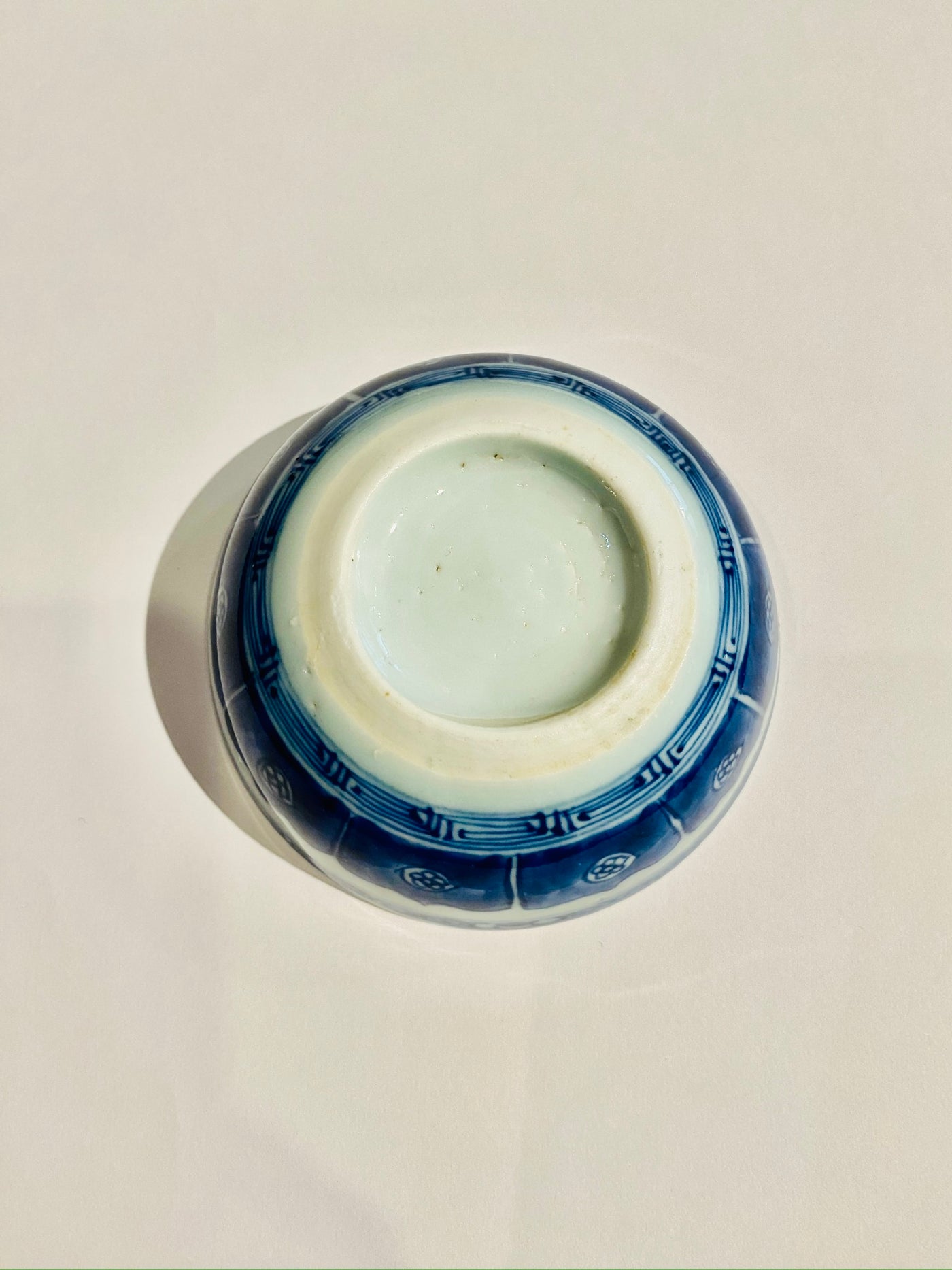 大明崇禎 染付宝相華文盃 | 大明崇禎 青花寶相花紋杯 | Blue-and-White Porcelain Cup with Baoxianghua Design